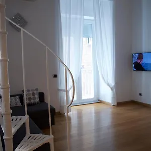 Crise Apartamento Nápoles
