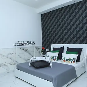 https://apt-santi-house.taorminaitalyhotels.com